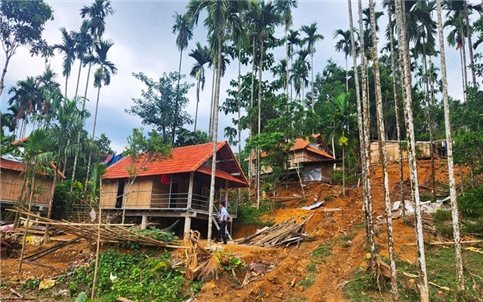 Huyện miền núi thứ hai ở Quảng Ngãi hoàn thành xóa nhà tạm