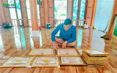 Bàn Văn Tình - Giữ lửa di sản dân tộc trong thời đại số (Bài 2)