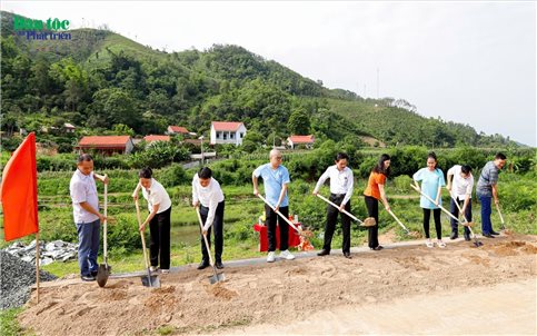 Bắc nhịp cầu yêu thương nơi vùng cao gian khó