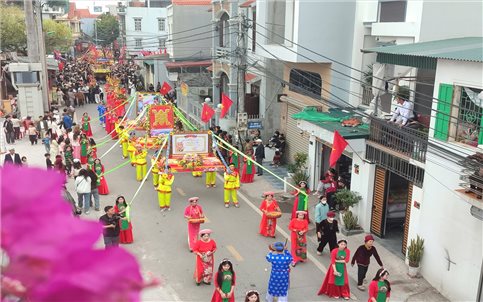 Về vùng đảo Hà Nam xem nghi lễ “rước người”