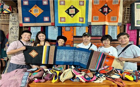 Khi " Làng du lịch tốt nhất thế giới" đối mặt với bài toán chuyên nghiệp