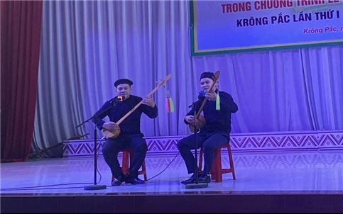 Kỹ sư trẻ người Tày bỏ phố về quê trồng quả ngọt và lan tỏa di sản của cha ông