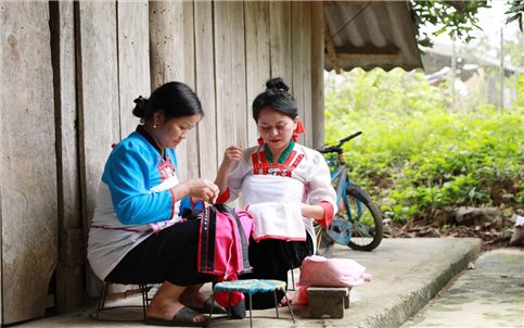 Giải pháp để đồng bào Mảng từ bỏ hủ tục