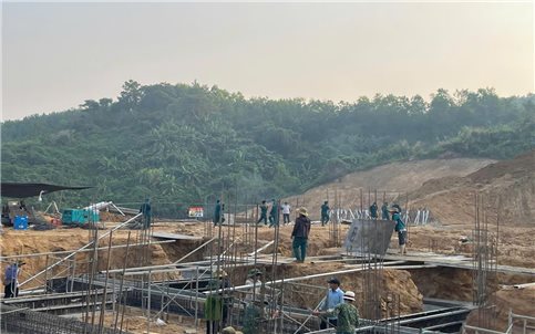 Bộ đội Đà Nẵng đồng loạt ra quân hỗ trợ xây dựng trường nội trú biên giới