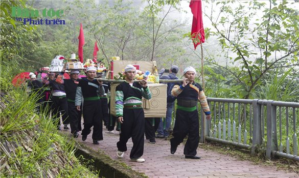 Lễ cúng cây chè Shan tuyết cổ thụ ở Suối Giàng: Sự tri ân sản vật đã đem lại cuộc sống ấm no