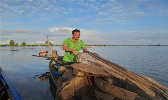 Miền Tây lũ về “thưa vắng” cá tôm...