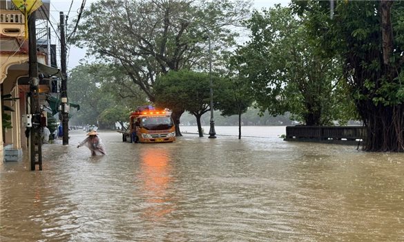 Thủ tướng chỉ đạo chủ động ứng phó, khắc phục nhanh hậu quả mưa lũ ở Trung Bộ