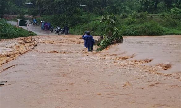 Cảnh báo nguy cơ lũ quét, sạt lở ở 7 khu vực tại Trung Bộ