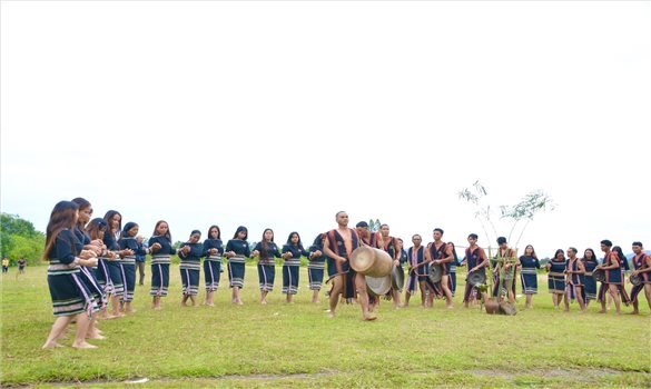 Phục dựng Lễ cúng lúa mùa của đồng bào Gia Rai