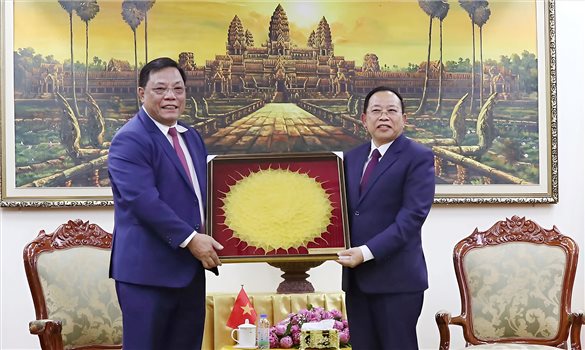 Đoàn Bộ Dân tộc và Tôn giáo dự Hội nghị Thượng đỉnh Phật giáo tại Campuchia