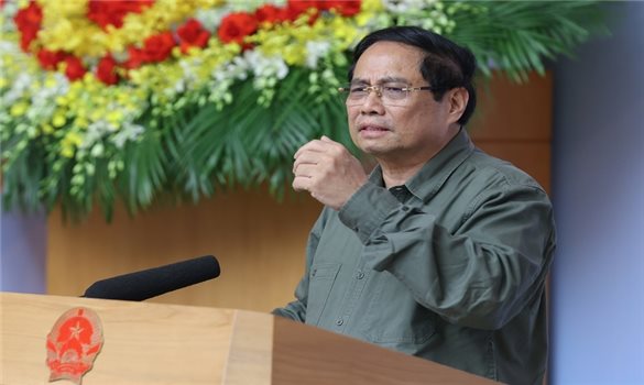 Thủ tướng: Khẩn trương xây dựng lại 1.900 nhà sập đổ, 67.000 nhà tốc mái cho đồng bào miền Trung