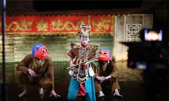 Ấn tượng sản phẩm âm nhạc kết hợp rap và múa rối nước của nghệ sĩ nhí Xệ Xệ