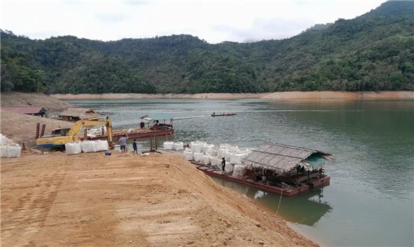 Trăn trở những dự án mở đường ở các xã vùng cao Nghệ An chậm tiến độ: "Giải pháp là nhìn trời..." (Bài 2)