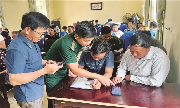 Lan tỏa phong trào “Bình dân học vụ số” ở vùng đồng bào DTTS