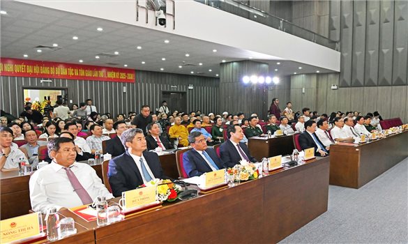“Tiếp tục phát huy vai trò là cầu nối vững chắc giữa Chính phủ và các tổ chức tôn giáo”