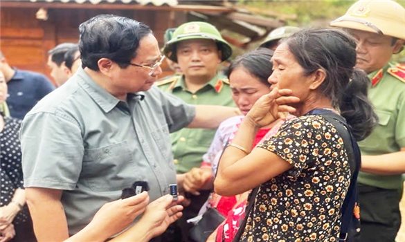 Thủ tướng tới Điện Biên, thăm hỏi người dân, chỉ đạo khắc phục hậu quả thiên tai nặng nề