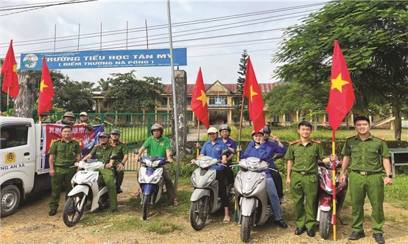 Thượng úy Công an gieo niềm tin nơi từng nếp nhà
