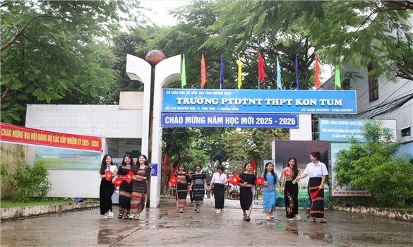 Rực rỡ sắc màu trong ngày tựu trường