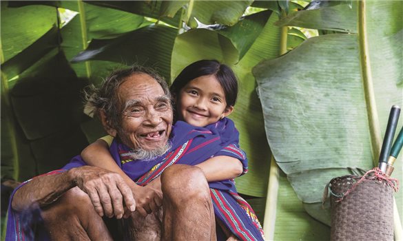 Chuyện tình trăm tuổi và kho báu văn hóa giữa đại ngàn Đăk Pne