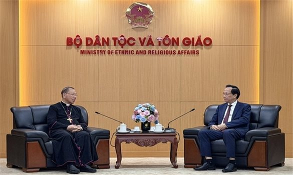 Bộ trưởng Đào Ngọc Dung tiếp Tổng Giám mục Tổng giáo phận Hà Nội