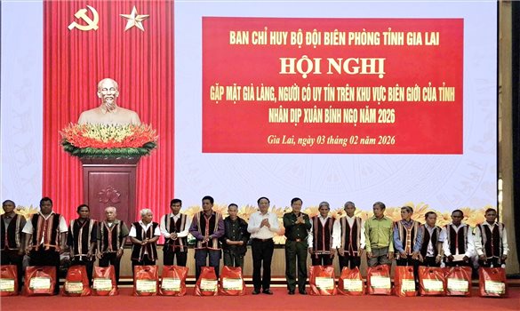 Bộ đội Biên phòng tỉnh Gia Lai gặp mặt, chúc Tết già làng, Người có uy tín vùng biên giới