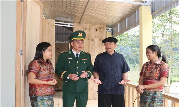 Gieo “hạt giống đỏ” nơi bản làng người Chứt