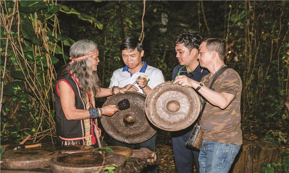 Khi bản làng " thức giấc" cùng du lịch văn hóa