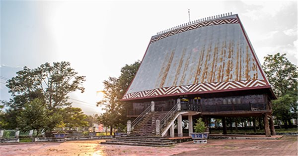 Nhà rông văn hóa huyện Sa Thầy: Nơi lưu giữ nhiều hiện vật văn hóa ...