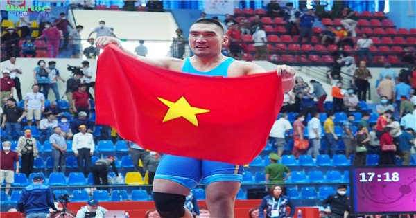 Vận động viên dân tộc Tày Hà Văn Hiếu mang vàng về cho môn đấu vật tại SEA Games 31