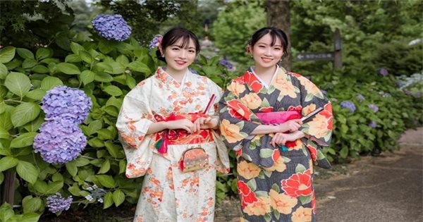 ベトナムの女子高生がアジア観光大使2023日本大会で優勝
