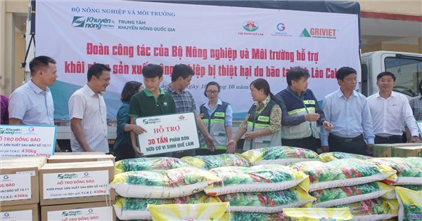 Trung tâm Khuyến nông Quốc gia hỗ trợ khẩn cấp vật tư nông nghiệp giúp người dân Lào Cai khôi phục sản xuất sau bão