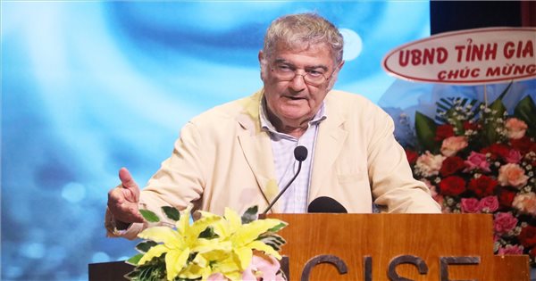 Hội thảo quốc tế “100 năm vật lý lượng tử” quy tụ nhiều nhà khoa học nổi tiếng trên thế giới