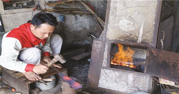 Thăm làng nghề rèn lâu đời nhất Việt Nam
