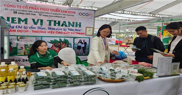 Gần 300 gian hàng hội tụ tại Trưng bày nông sản an toàn Thanh Hóa 2025