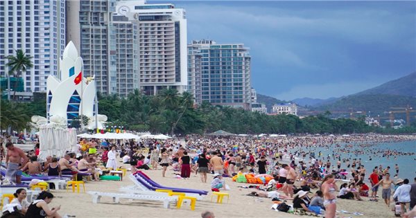 Khánh Hòa đặt mục tiêu đón 18,8 triệu lượt khách du lịch năm 2026 - Dân tộc và Phát triển