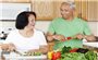Người cao tuổi nên ăn gì để đảm bảo dinh dưỡng?