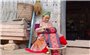 Phụ nữ Mông ở Nậm Pồ luôn tự hào với nét đẹp trang phục truyền thống
