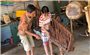 Nghệ nhân ưu tú Rơ Châm Tih đưa nhạc cụ dân tộc ra thế giới