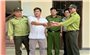 Người dân bàn giao cá thể rùa quý hiếm cho Kiểm lâm thả về tự nhiên