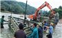 Thanh Hóa: Người dân Chung Sơn chung tay dựng cầu tạm vượt khó
