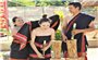 Thông điệp từ món quà 4 năm mới hoàn thành của nhà gái người Ve tặng nhà trai trong lễ cưới