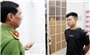 Bắt kẻ yêu cầu con nợ chụp ảnh khỏa thân, quan hệ tình dục mới cho vay tiền lãi nặng