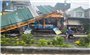Dông lốc tại Đầm Hà làm 9 người bị thương, nhiều nhà tốc mái