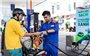 Vì sao đã “xả” mạnh Quỹ Bình ổn 4.000 - 5.000 đồng/lít, giá xăng dầu vẫn nhích lên?