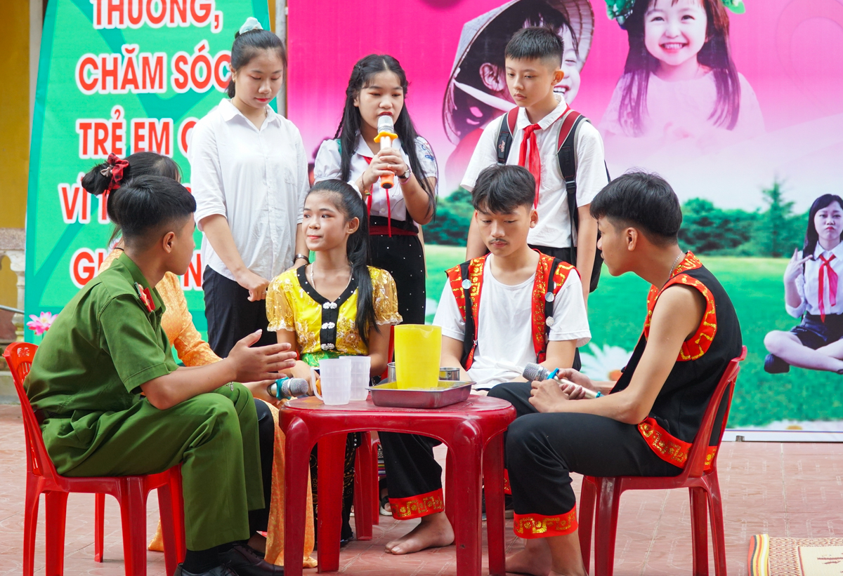 Một tiểu phẩm trong Hội thi tìm hiểu pháp luật cho học sinh miền núi do Ban dân tộc Phú Yên tổ chức 