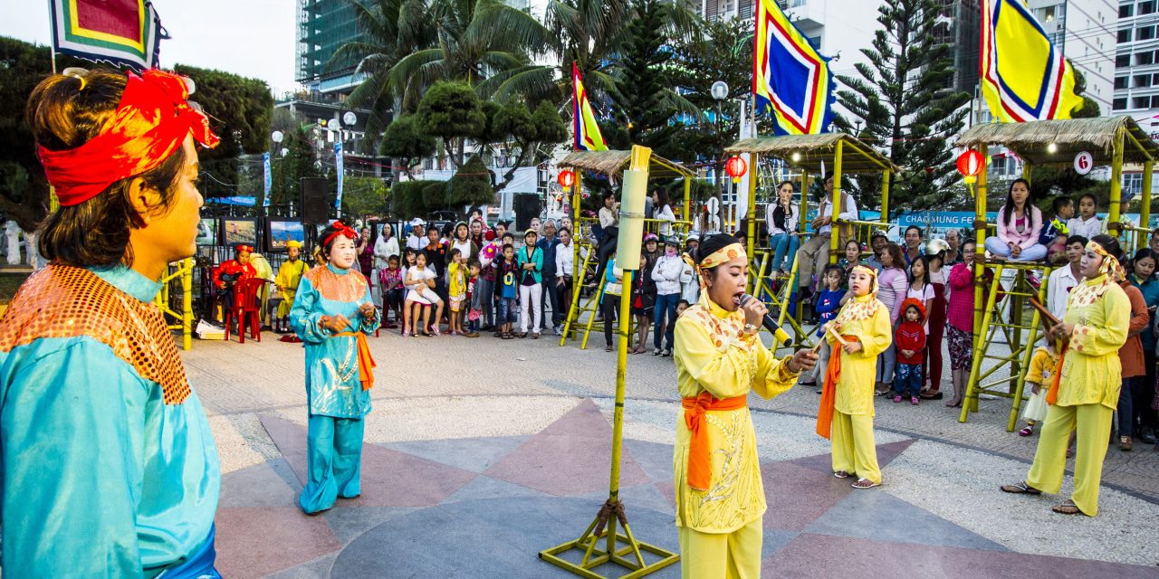 Các nghệ nhân ở Khánh Hòa biểu diễn bài chòi