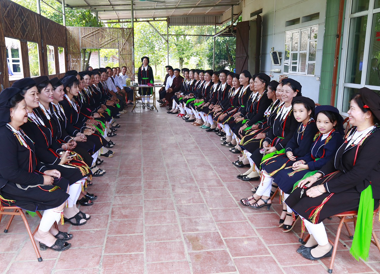 Một buổi sinh hoạt CLB Soọng cô Trung Mầu, xã Trung Mỹ, huyện Bình Xuyên, tỉnh Vĩnh Phúc.