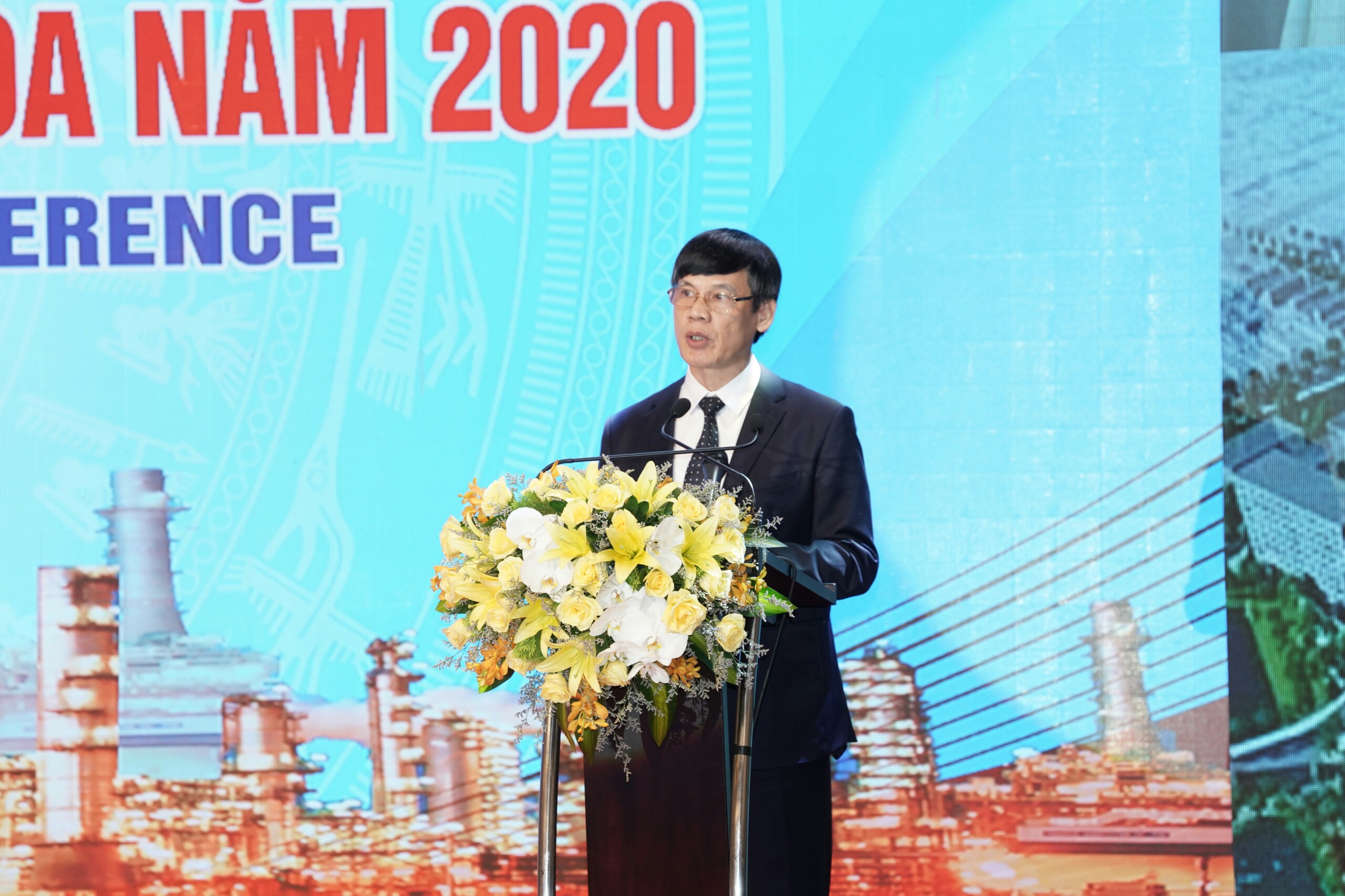 Chủ tịch UBND tỉnh Thanh Hóa Nguyễn Đình Xứng phát biểu tại Hội nghị