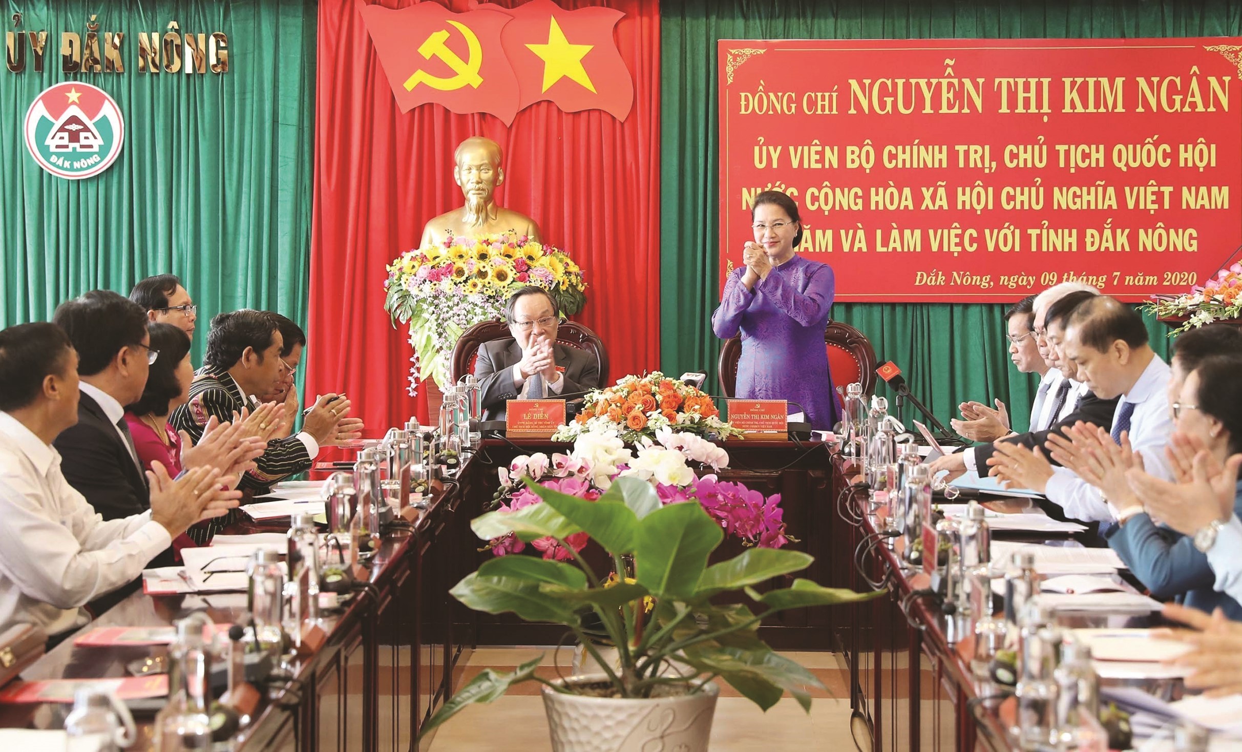Chủ tịch Quốc hội Nguyễn Thị Kim Ngân làm việc với lãnh đạo chủ chốt tỉnh Đăk Nông