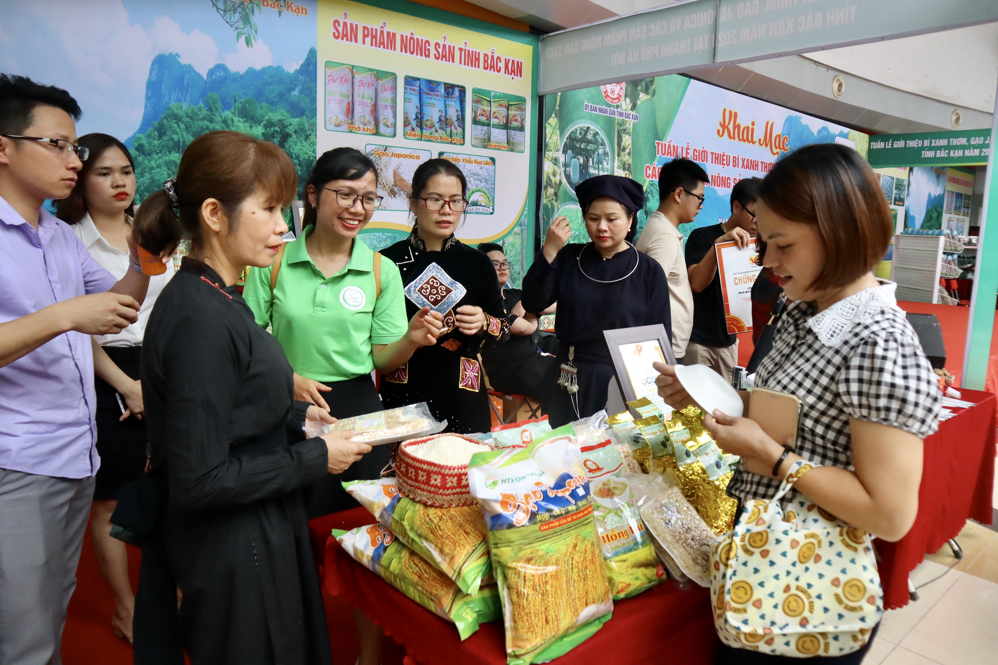 Các sản phẩm nông sản tỉnh Bắc Kạn thu hút sự quan tâm của người dân Thủ đô
